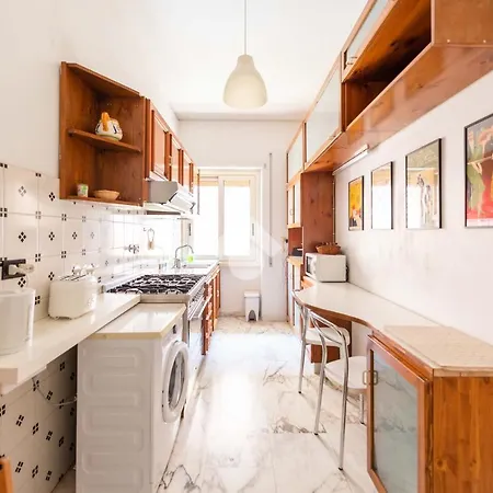 梵德卡若里斯露台公寓 *